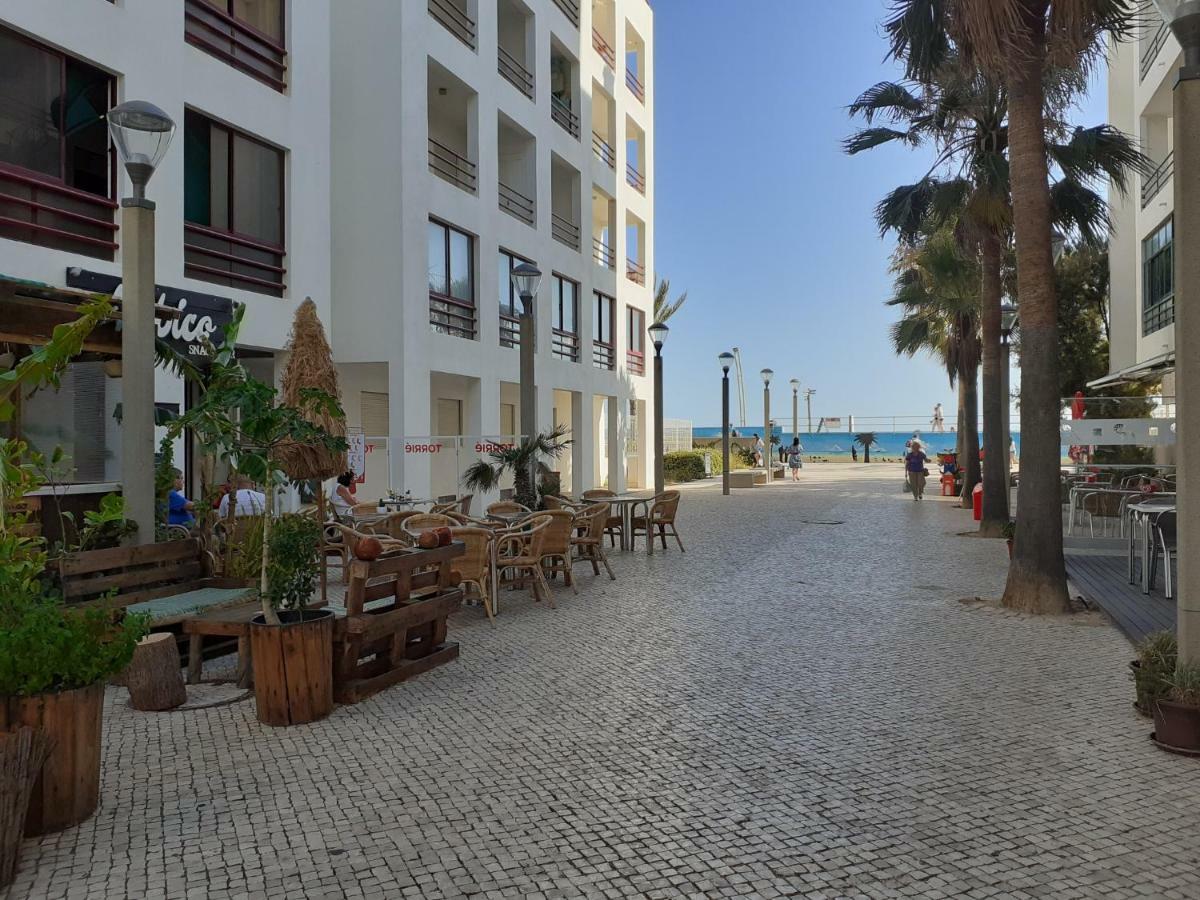 Cozy Apartment in Quarteira Exterior foto